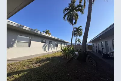 825 SW 10th Terrace #9, Pompano Beach, FL 33060 - Photo 2
