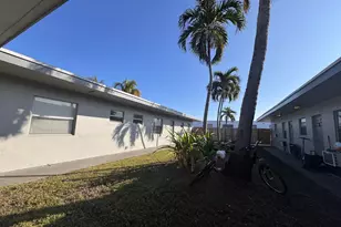 825 SW 10th Terrace, Pompano Beach, FL 33060 - Photo 2