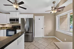 166 Raintree, Jupiter, FL 33458 - Photo 8