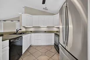 166 Raintree, Jupiter, FL 33458 - Photo 4