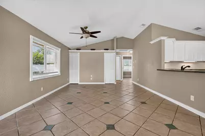 166 Raintree, Jupiter, FL 33458 - Photo 6