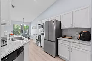 1599 Bayridge Pl, Wellington, FL 33414 - Photo 10