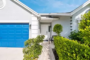 1599 Bayridge Pl, Wellington, FL 33414 - Photo 2