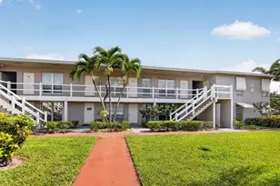 309 Circle Dr S, Boynton Beach, FL 33435 - Photo 1