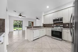9058 Sedgewood Dr, Lake Worth, FL 33467 - Photo 12