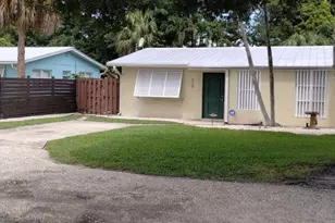 719 SE Stypman Blvd, Stuart, FL 34994 - Photo 2