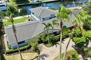 2380 SE 8th St, Pompano Beach, FL 33062 - Photo 2