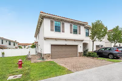 1011 Willow Place, Riviera Beach, FL 33410 - Photo 2