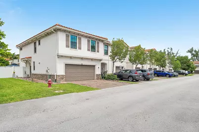 1011 Willow Place, Riviera Beach, FL 33410 - Photo 4