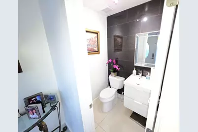320 SE 2nd Avenue #B4, Deerfield Beach, FL 33441 - Photo 4
