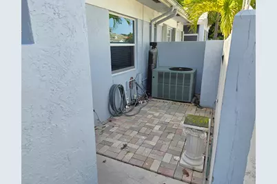 320 SE 2nd Avenue #B4, Deerfield Beach, FL 33441 - Photo 2