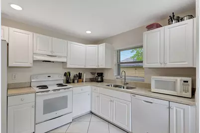13810 Yarmouth Drive, Wellington, FL 33414 - Photo 14