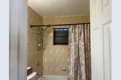400 NW 184th Terrace #400, Miami, FL 33169 - Photo 18