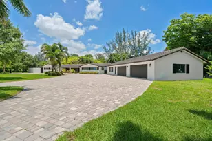 14701 Sunset Ln, Southwest Ranches, FL 33330 - Photo 2