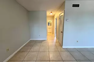 615 NE 10th St, Hallandale Beach, FL 33009 - Photo 10
