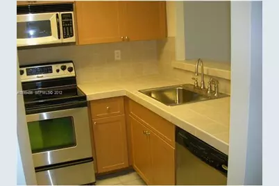 500 Bayview Drive #122, Sunny Isles Beach, FL 33160 - Photo 4