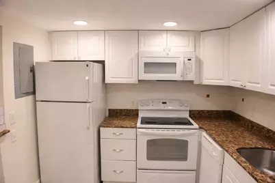 638 Saxony N, Delray Beach, FL 33446 - Photo 10