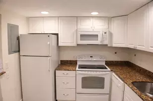 638 Saxony N, Delray Beach, FL 33446 - Photo 10