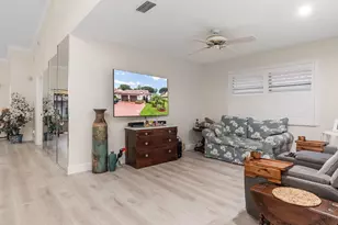 6353 Royal Manor Cir, Delray Beach, FL 33484 - Photo 8