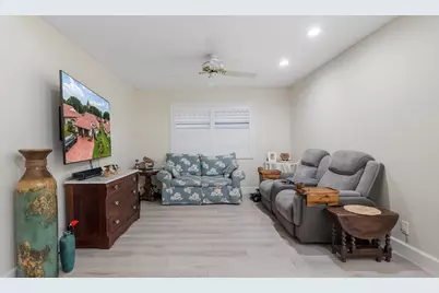 6353 Royal Manor Circle, Delray Beach, FL 33484 - Photo 10