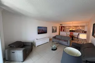 19390 Collins Ave, Sunny Isles Beach, FL 33160 - Photo 36
