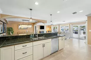 41 Castle Harbor Isle Dr, Fort Lauderdale, FL 33308 - Photo 12