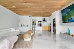 65 SE Spanish Trail, Boca Raton, FL 33432 - Photo 2