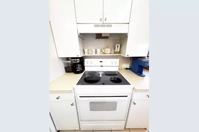 3097 Newport S #3097, Deerfield Beach, FL 33442 - Photo 10