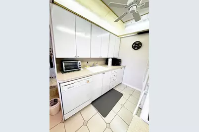 3097 Newport S #3097, Deerfield Beach, FL 33442 - Photo 10