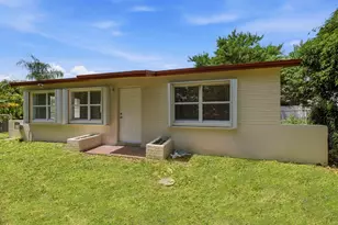 4628 Schall Rd, West Palm Beach, FL 33409 - Photo 2