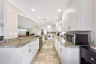 332 NW 26th Ct, Wilton Manors, FL 33311 - Photo 14