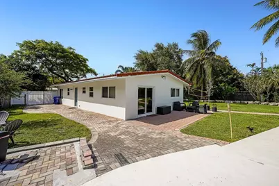 332 NW 26th Court, Wilton Manors, FL 33311 - Photo 8