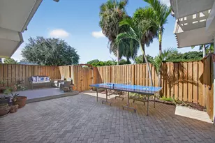 1700 Embassy Dr, West Palm Beach, FL 33401 - Photo 2