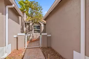 2920 E Aragon Blvd, Sunrise, FL 33313 - Photo 2