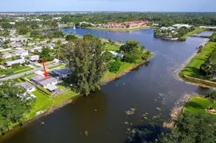 735 Hibiscus Dr, Royal Palm Beach, FL 33411 - Photo 32