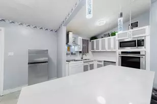 735 Hibiscus Dr, Royal Palm Beach, FL 33411 - Photo 6