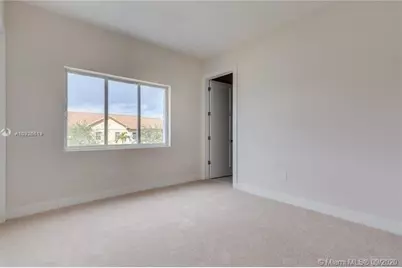 684 NE 43rd Street, Oakland Park, FL 33334 - Photo 18