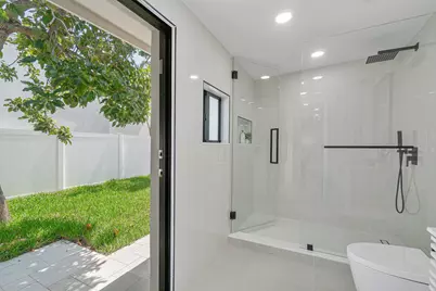 2708 NE 1st Avenue, Wilton Manors, FL 33334 - Photo 36