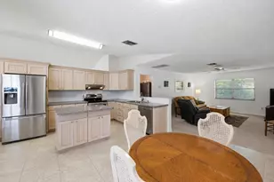 1081 Palama Way, Lantana, FL 33462 - Photo 8