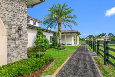 15726 Estancia Lane, Wellington, FL 33414 - Photo 4