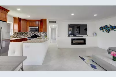 468 Saxony J, Delray Beach, FL 33446 - Photo 4