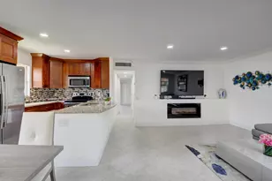 468 Saxony J, Delray Beach, FL 33446 - Photo 4