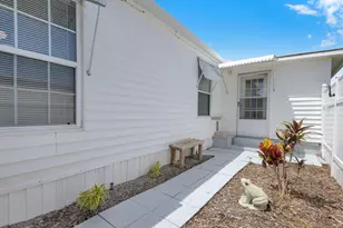 140 NE Pinelake Village Blvd, Jensen Beach, FL 34957 - Photo 28