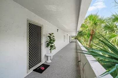 800 Jeffery Street #307, Boca Raton, FL 33487 - Photo 2