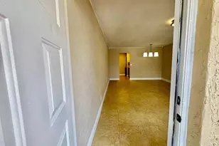 10008 Twin Lakes Dr, Coral Springs, FL 33071 - Photo 2