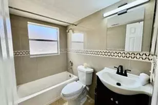 10008 Twin Lakes Dr, Coral Springs, FL 33071 - Photo 16