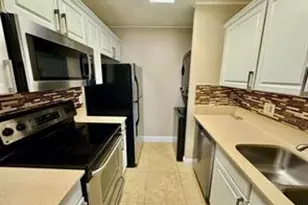 10008 Twin Lakes Dr, Coral Springs, FL 33071 - Photo 8