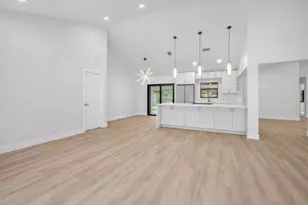 8411 SW 57th St, Davie, FL 33328 - Photo 12