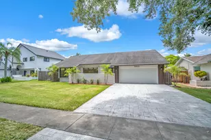 8411 SW 57th St, Davie, FL 33328 - Photo 2