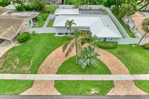 683 SW 2nd St, Boca Raton, FL 33486 - Photo 1